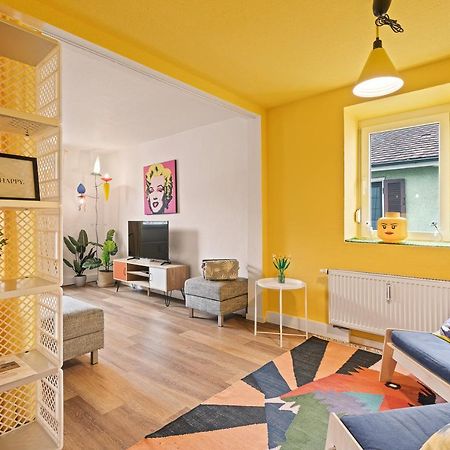 Farbenfrohe Altbauwohnung, Top Ausstattung Фридрихсхафен Экстерьер фото