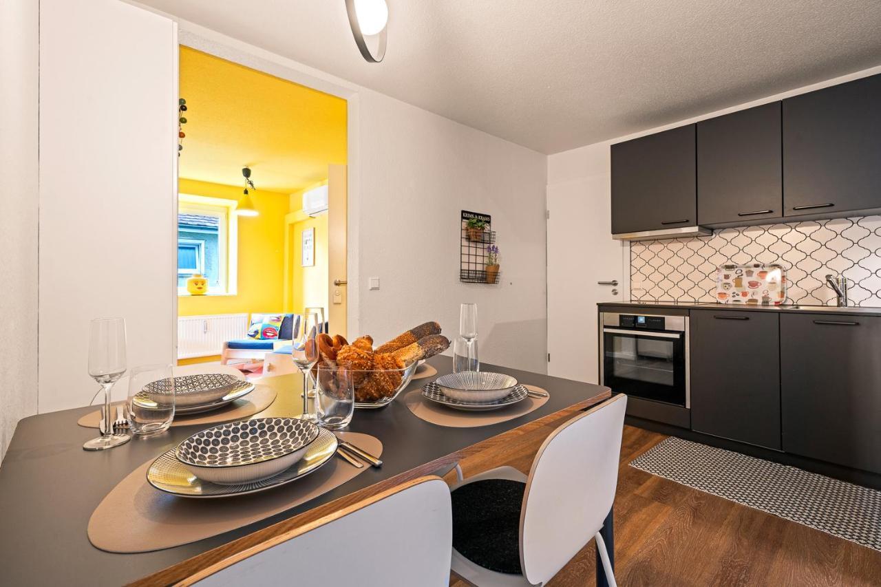 Farbenfrohe Altbauwohnung, Top Ausstattung Фридрихсхафен Экстерьер фото