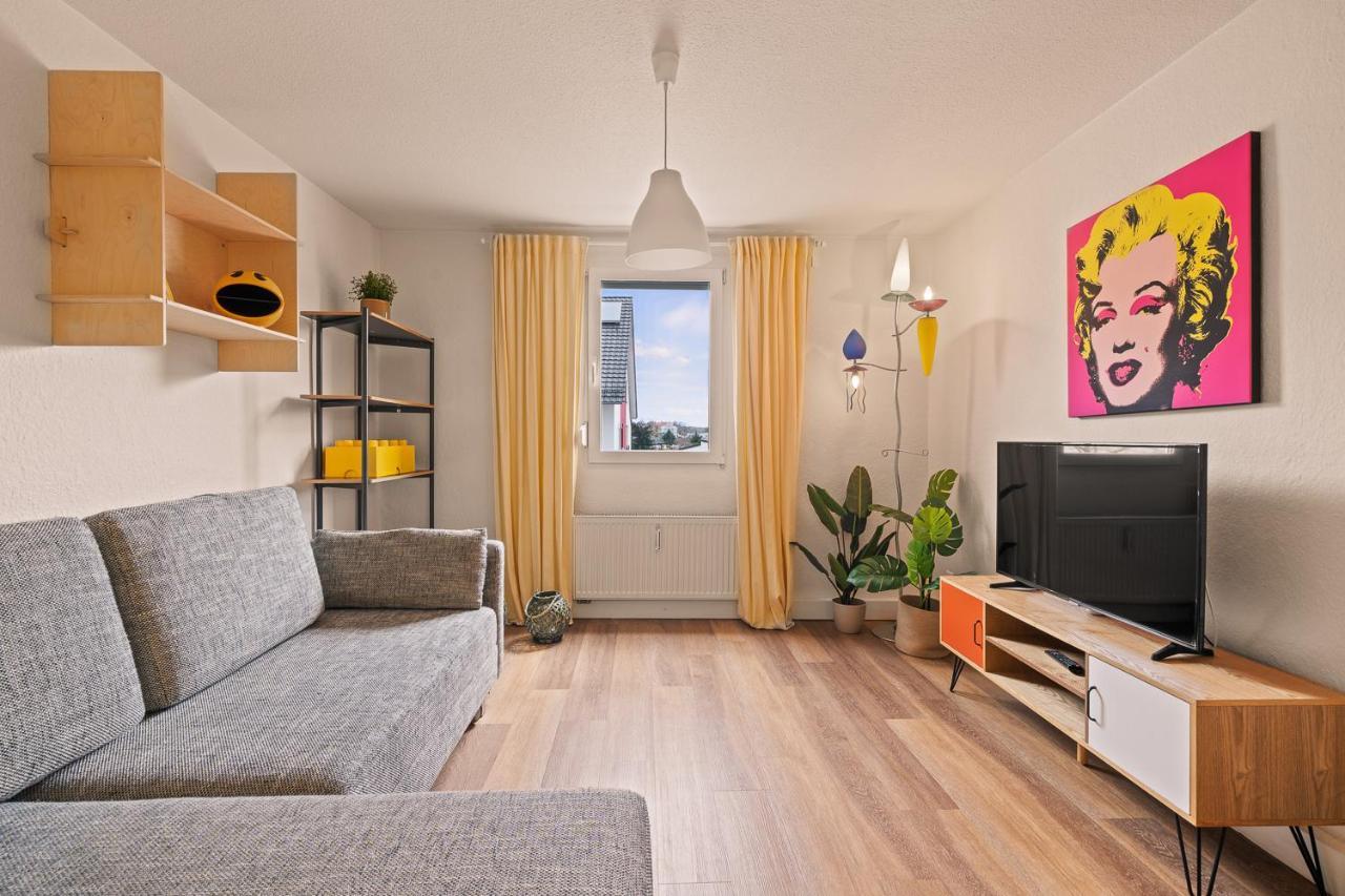 Farbenfrohe Altbauwohnung, Top Ausstattung Фридрихсхафен Экстерьер фото