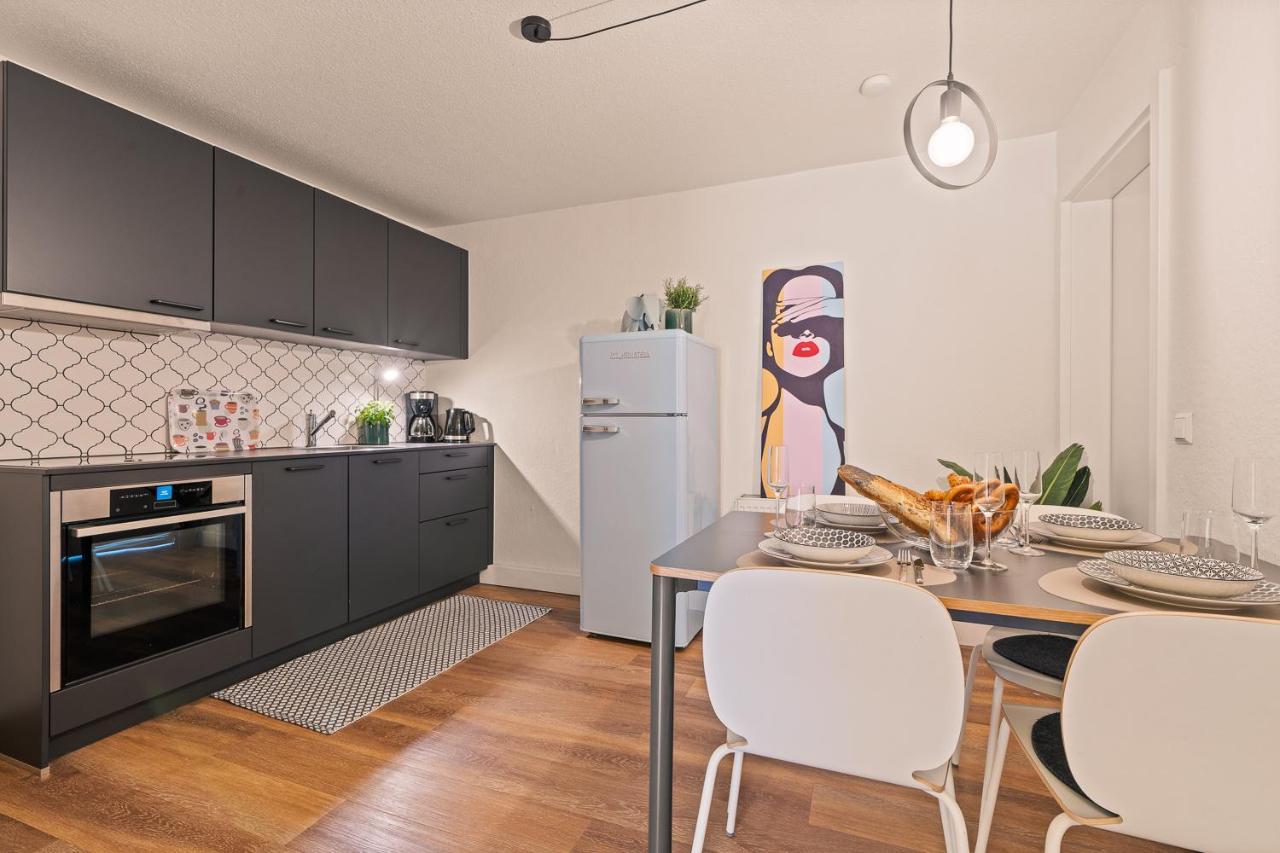 Farbenfrohe Altbauwohnung, Top Ausstattung Фридрихсхафен Экстерьер фото